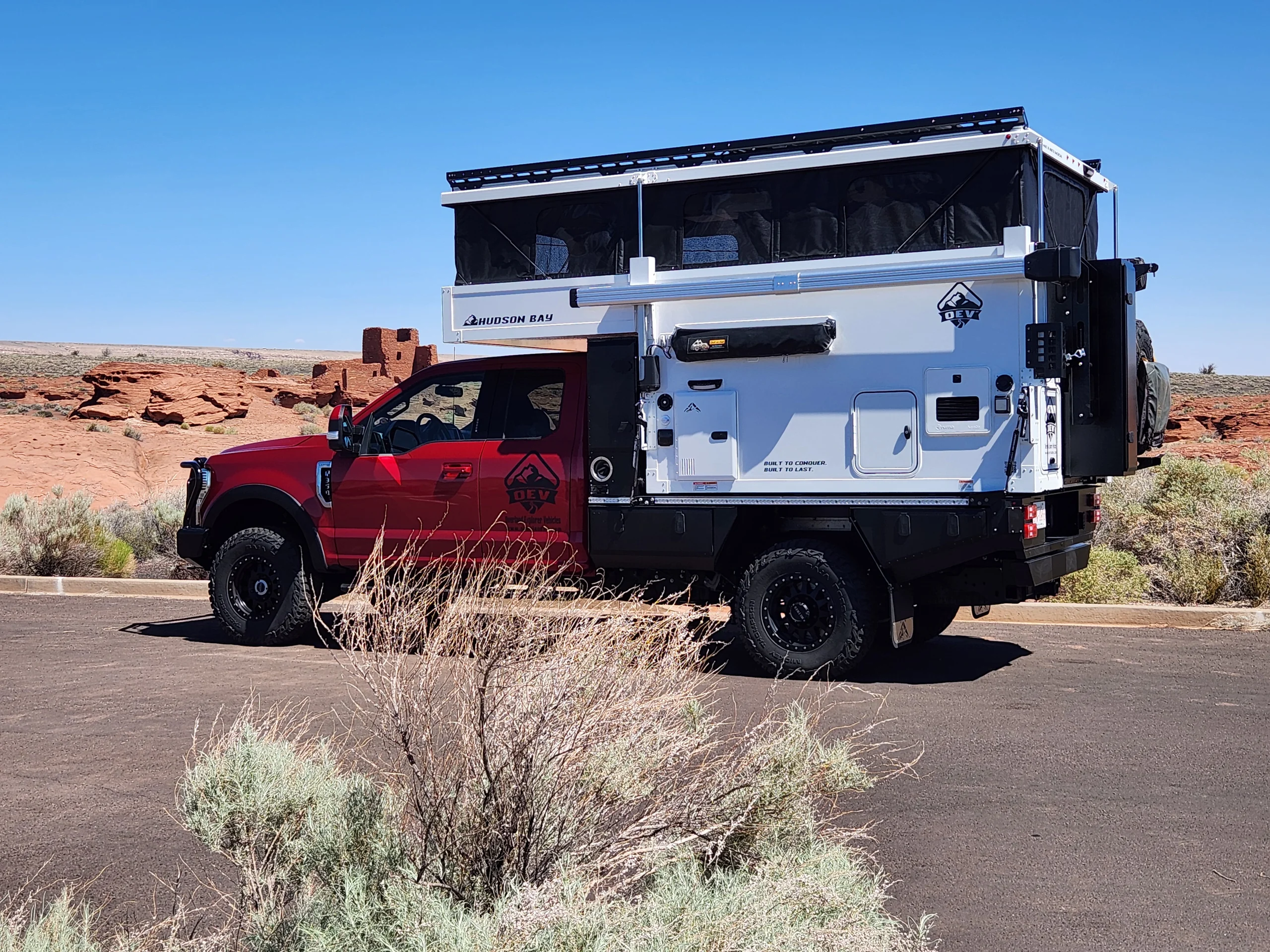 Hudson Bay 8 flatbed pop-up exterior
