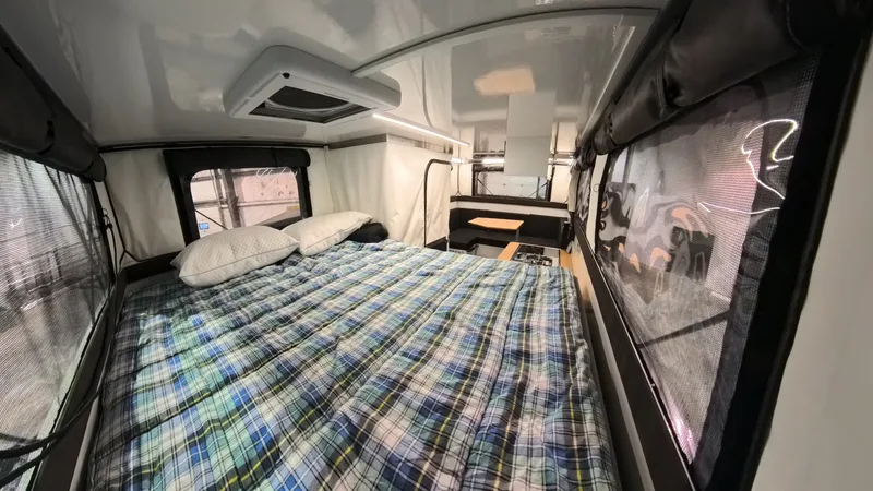High Country flatbed pop-up Victron electrical system